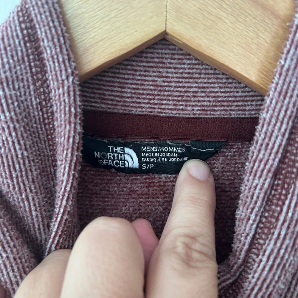 The North Face Quarter Zip Pullover Mens Small Burgundy Striped Fleece Gorpcore